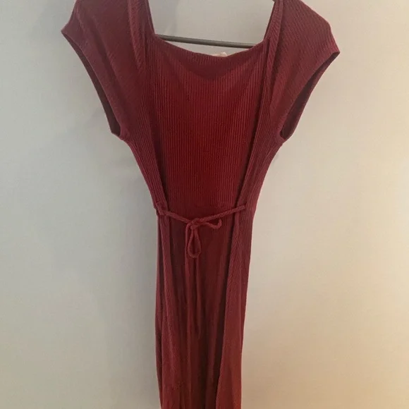 Audrey Deep Red Ribbed Dress - Picture 4 of 4